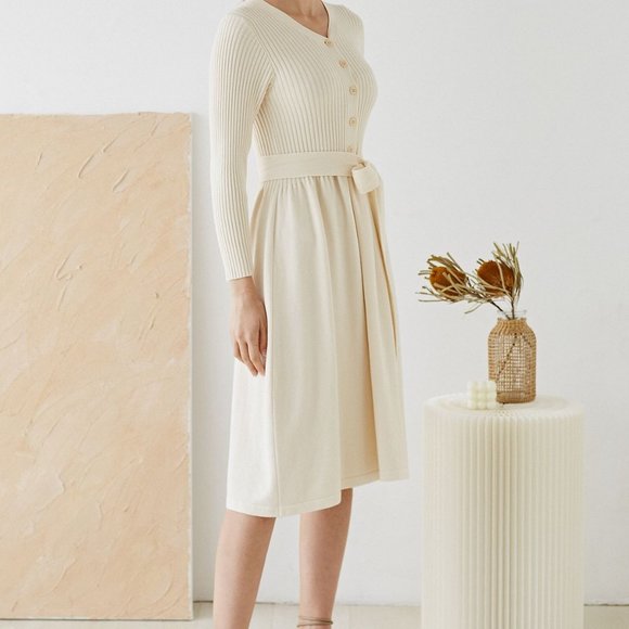 V-NECK BOWKNOT WAIST BUTTONED KNIT DRESS IN CREAM - Picture 2 of 2